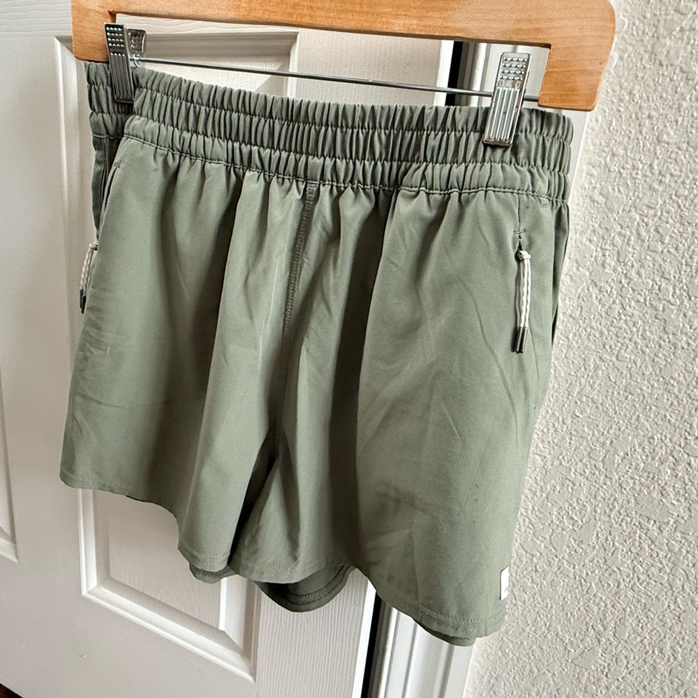 Vuori Sage Green 4 in Clementine Shorts